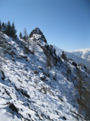 il versante nord-est con la neve
