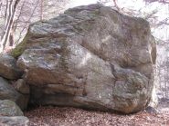 bellissimo boulder con più di 10 problemi