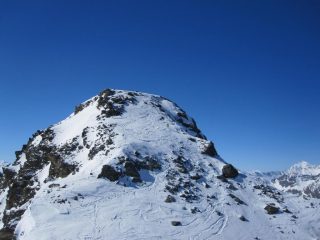 chi è salito a piedi sulla cima alpinistica