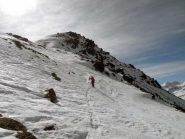 traverso sotto la puntina rocciosa
