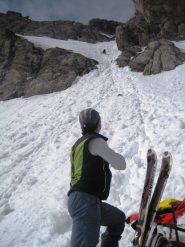 Parte alta del canale che porta alla fascia rocciosa