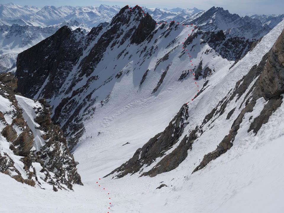 Il percorso di traversata da poco sotto la vetta del Grand Golliaz