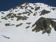 visuale dal pianoro a 2400 m, in verde la salita ed in rosso la discesa