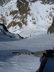 Dal colle, sguardo sui pendii N da scendere ... bell'accumulo, ma stabile!