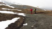 uno dei vari tratti con pochissima neve poco prima degli Alpeggi di Thoules (17-3-2012)