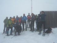 gruppo davanti al bivacco invernale