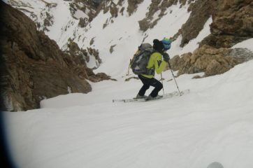 Fede affronta abbastanza agevolmente la strettoia iniziale anche senza picca ;-)