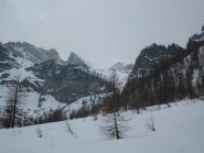 il vallone di salita con la vetta...da qui sembra inaccessibile!!!