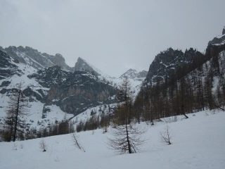 il vallone di salita con la vetta...da qui sembra inaccessibile!!!
