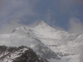 03 - per qualche attimo appare il Rocciamelone candidamente ricoperto dalla neve fresca