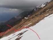 09 - Il primo nevaio da attraversare, servono i ramponi vista l'inclinazione del pendio