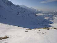 in salita seguiamo l'itinerario che parte da circa metà lago 