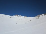parte alta della gita...al centro la quota 3.092, a destra il colletto che abbiamo risalito