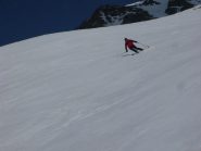 in azione su neve splendida