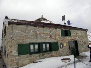 La prima apertura del rifugio per il 2012