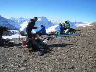 Poca neve ma belle ragazze al col de Mont Rouge
