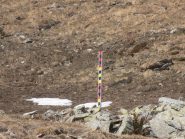 21 - paline indicatrici dell'altezza della neve installate dopo le rovinose valanghe scese nell'inverno2008-09 dal Toasso Bianco