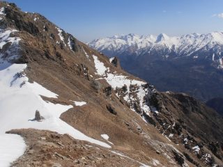 16 - a centro foto, uno dei traversi all'ombra sui quali sono utili i ramponi