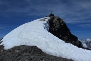 il tratto finale della cresta e la vetta della Chalanche Ronde vicina a noi ! (31-3-2012)