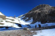 la prima neve incontrata, a quota 2100 m. nel Vallon des Baisses (31-3-2012)