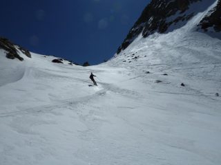 Discesa dal Passo Pagarì verso il rifugio omonimo.
