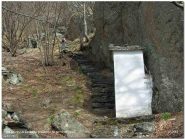 La scalinata che porta a Frassa
