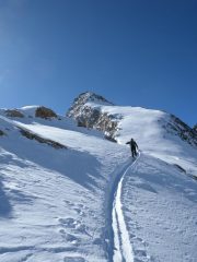 La cresta verso la vetta