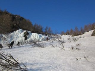 il ripido pendio sopra il rifugio