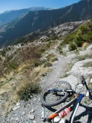 Uno dei pochi tratti rilassanti giù da Castel Tournou