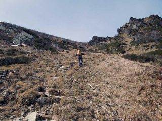 ripido pendio oltre l'alpe piana selletto