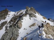 la cresta che porta alla cima