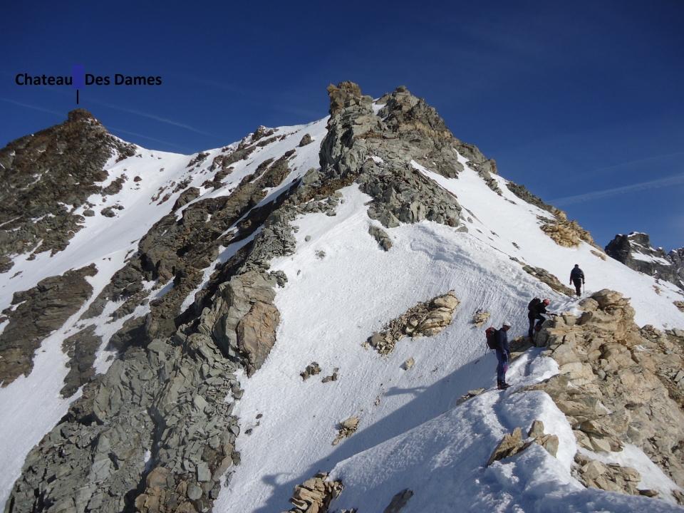 la cresta che porta alla cima