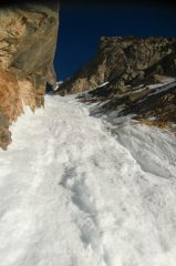 inizio canale con neve rovinata