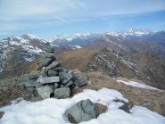 Il nuovo ometto di vetta costruito da Michele