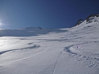 discesa su neve polverosa