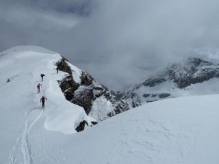 Nuovamente sul costone verso la cima