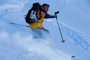 Simone nella polvere del versante nord del Pinnacle