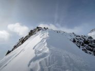 La cresta verso la cima