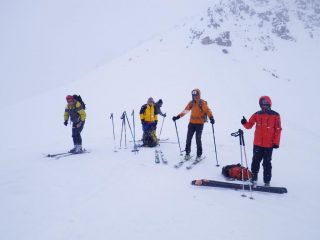al colle nella tormenta