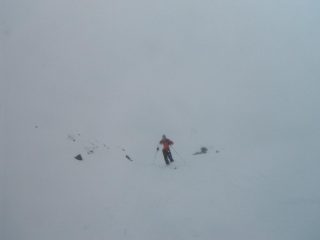 dal colletto si apre il gas