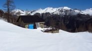 il piccolo rifugio privato situato a quota 2131 m. (21-4-2012)