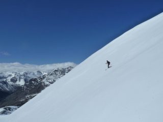 Discesa dal pendio sud del Ruissas
