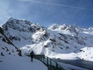 costeggiando la diga