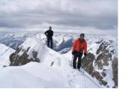 L'arrivo in vetta al Becco Grande quota 2779 da parte dei soci Ale e Carlo...