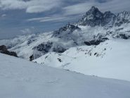 Dalla cima un bel colpo d'occhio sul Monviso