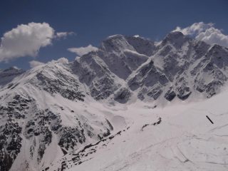 uno strano ghiacciaio, Seven Glacier!!