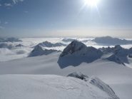 Gh. del Griess e passo dei camosci sulla dx tra sole e ombra