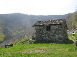 Baita a Musrai e Rocche di San Martino