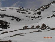 pendii di discesa con neve discreta