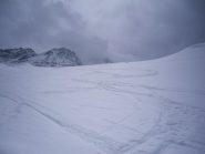 discesa su crosta non portante e visibilità che si riduce,tempo in peggioramento..